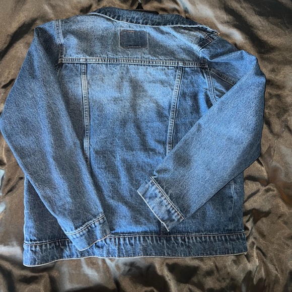 Levi’s dark wash jean jacket - Picture 3 of 3